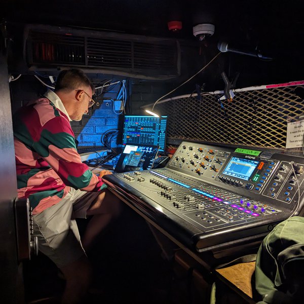 Joe covering for Jimbo on the ones 'n' twos